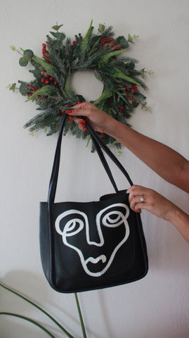 Amelia Black Shopper